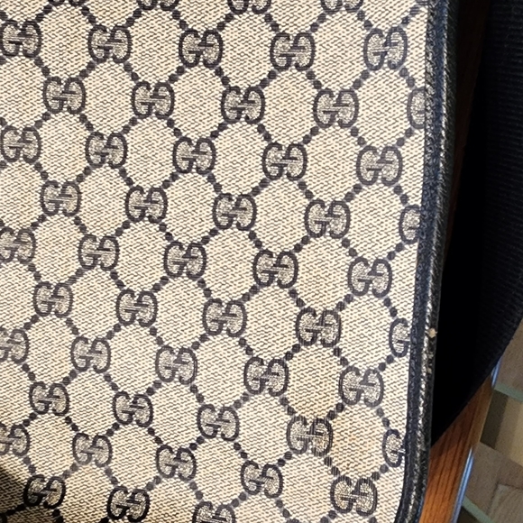 COPY - Vintage Gucci Large Messenger Bag - Picture 10 of 13